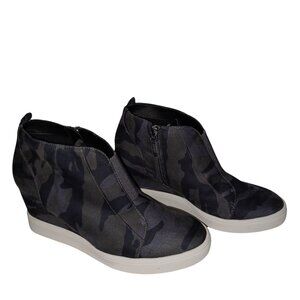 Mia Christie Suede Grey Camo Hidden Wedge Shoe Sneakers Booties Womens Size 10 M